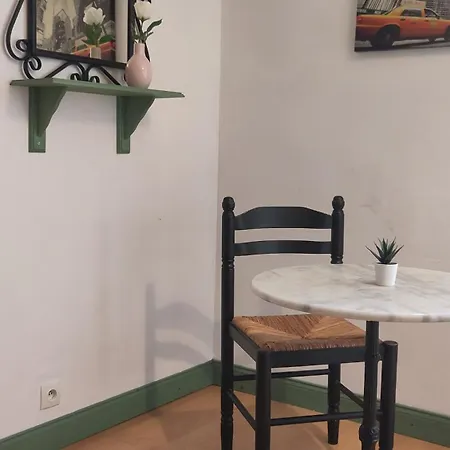 - Studette Independante Zola 公寓式酒店