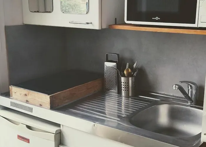 - Studette Independante Zola * 낭트