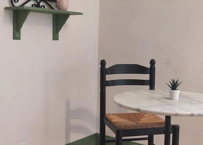 - Studette Independante Zola 아파트호텔